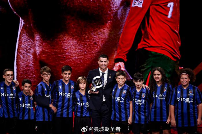 乐动体育官网 -包含C罗赛前列队欢迎曼城，尊重对手尽显风度！的词条