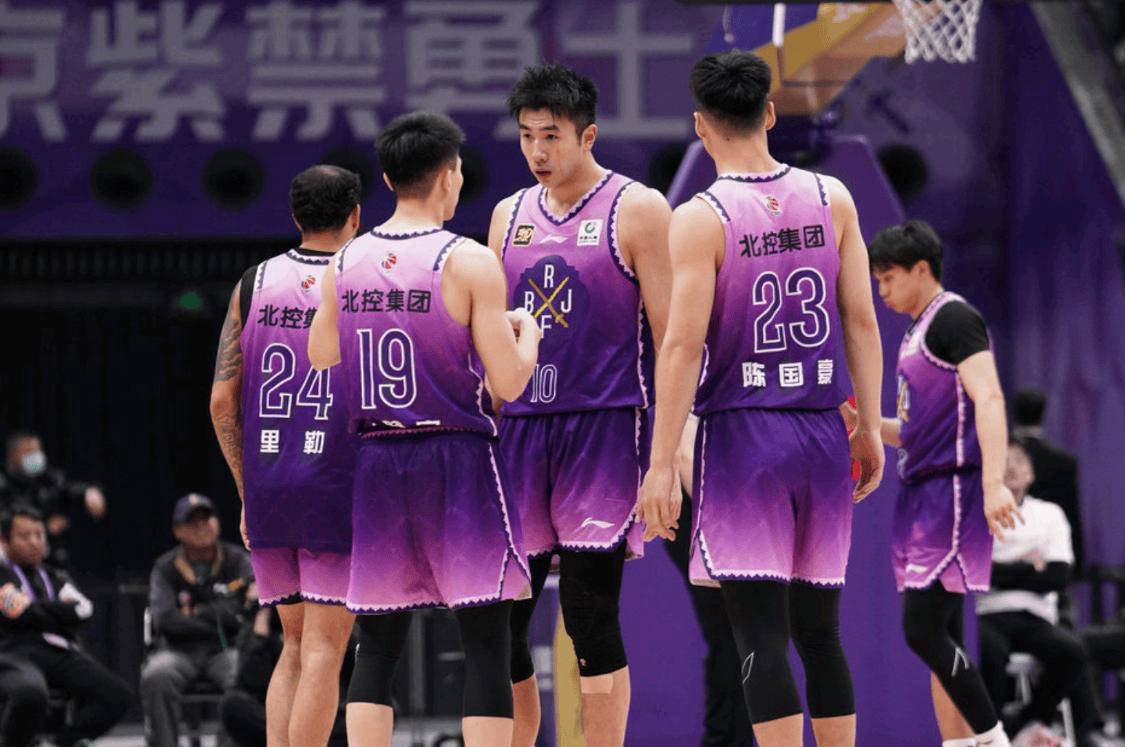 乐动体育官方网站 -莱比锡五连胜继续领跑积分榜，武磊主帅陷下课危机！的简单介绍